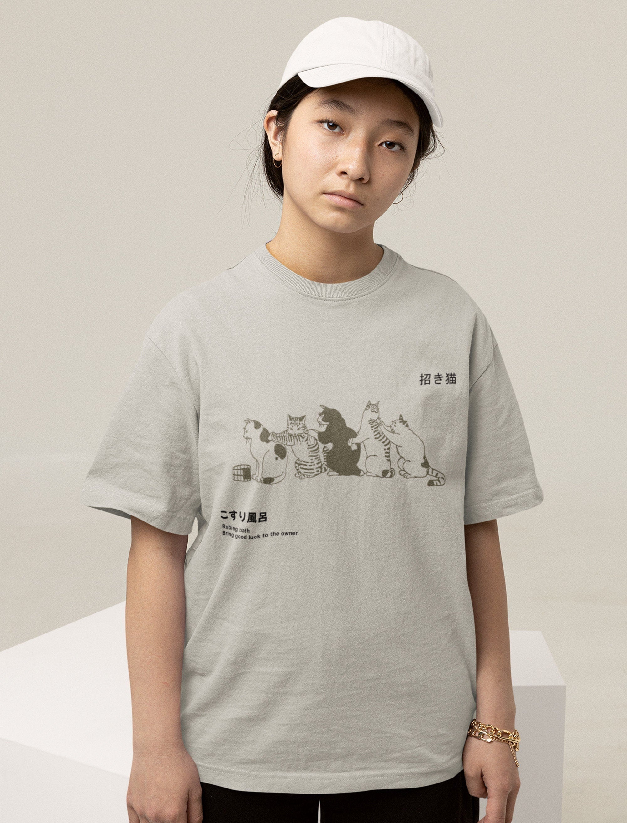UNISEX Rubing cat bath t-shirt, Retro Japan shirt, Kawaii Cat shirt, Japanese streetwear, Kanji Apparel, Aesthetic Clothing, Anime Gifts